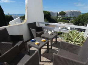 3 pièces avec grande terrasse à 50m de la plage et commerces, parking privé - FR-1-328-225
